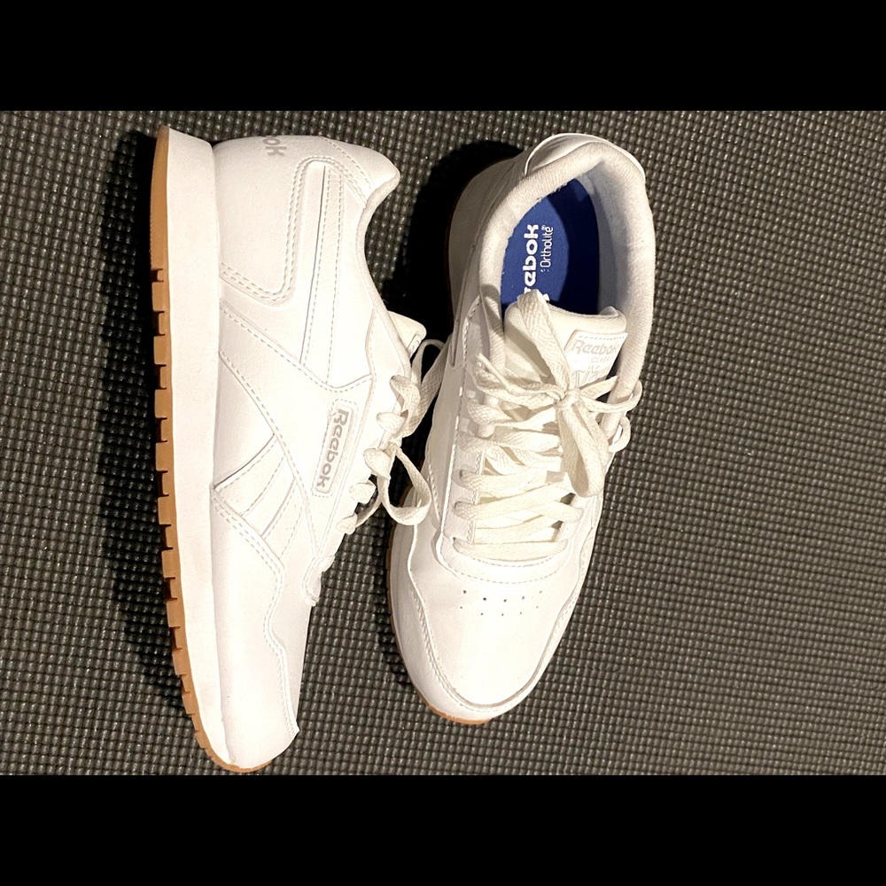 NWOT Women’s REEBOK Classic - Picture 6 of 6